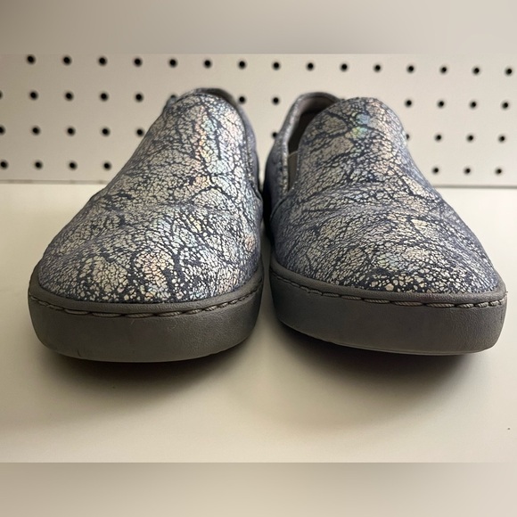 Vionic Women’s Avery Pro Slip-On Sneaker - Picture 9 of 16